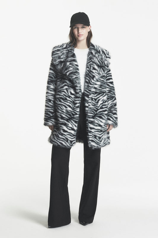 DKNY FAUX FUR SNOW LEOPARD JACKET