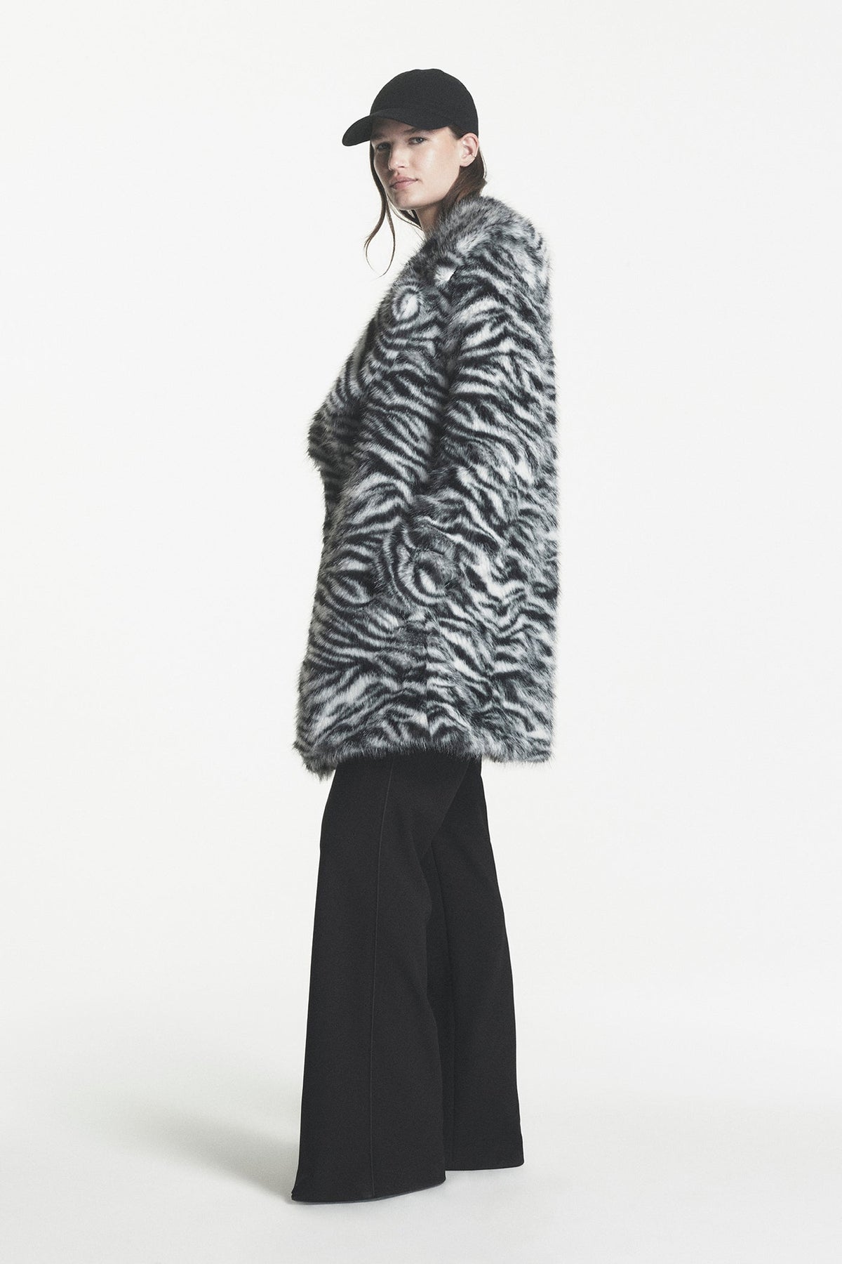 DKNY FAUX FUR SNOW LEOPARD JACKET
