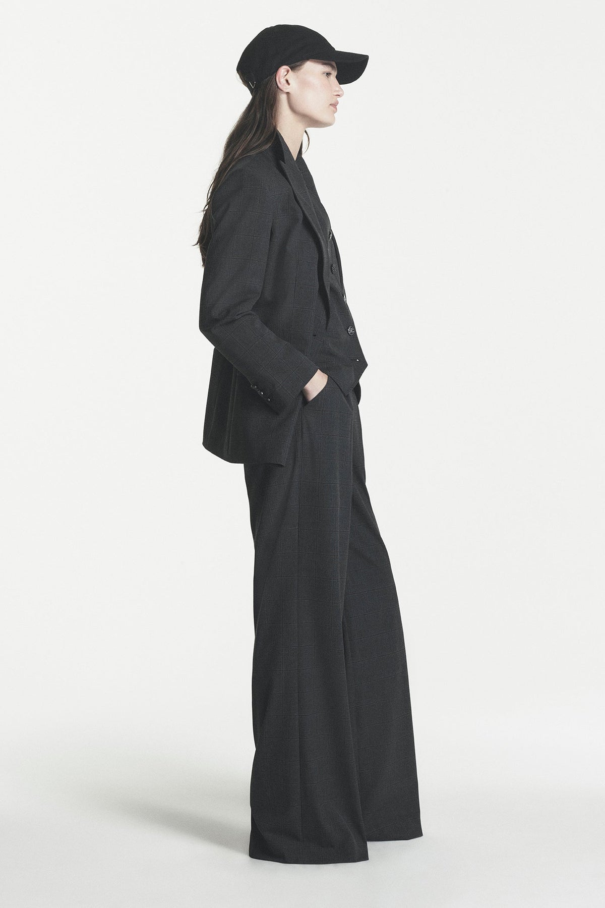 DKNY ONE BUTTON BLAZER