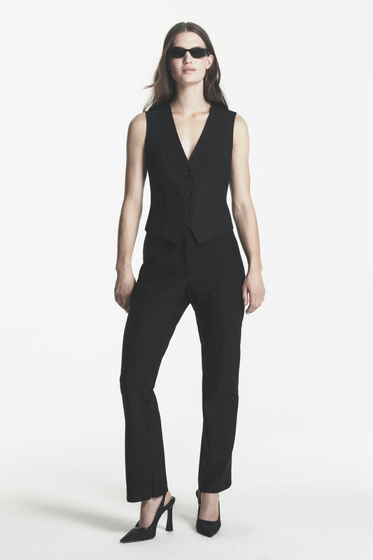 DKNY THREE BUTTON WAISTCOAT