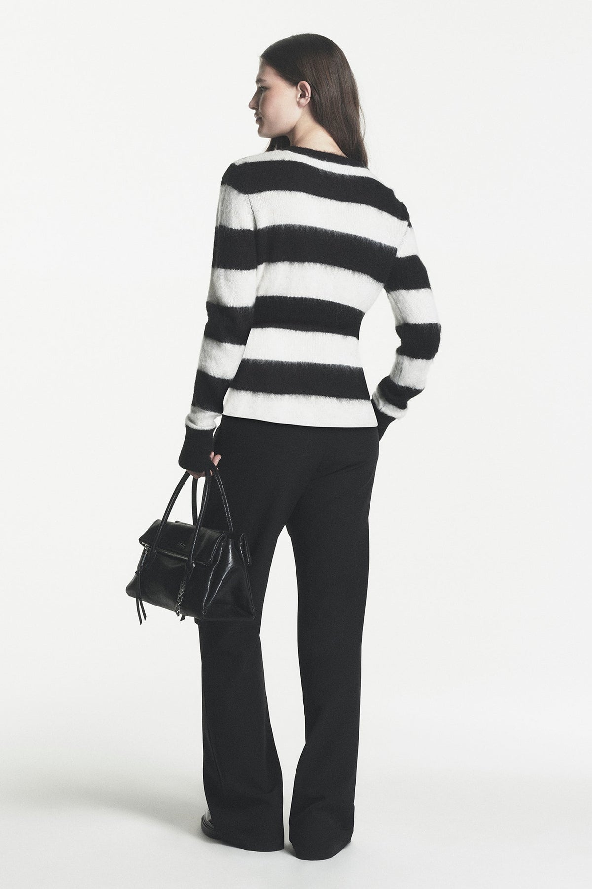 DKNY STRIPE CREW NECK SWEATER