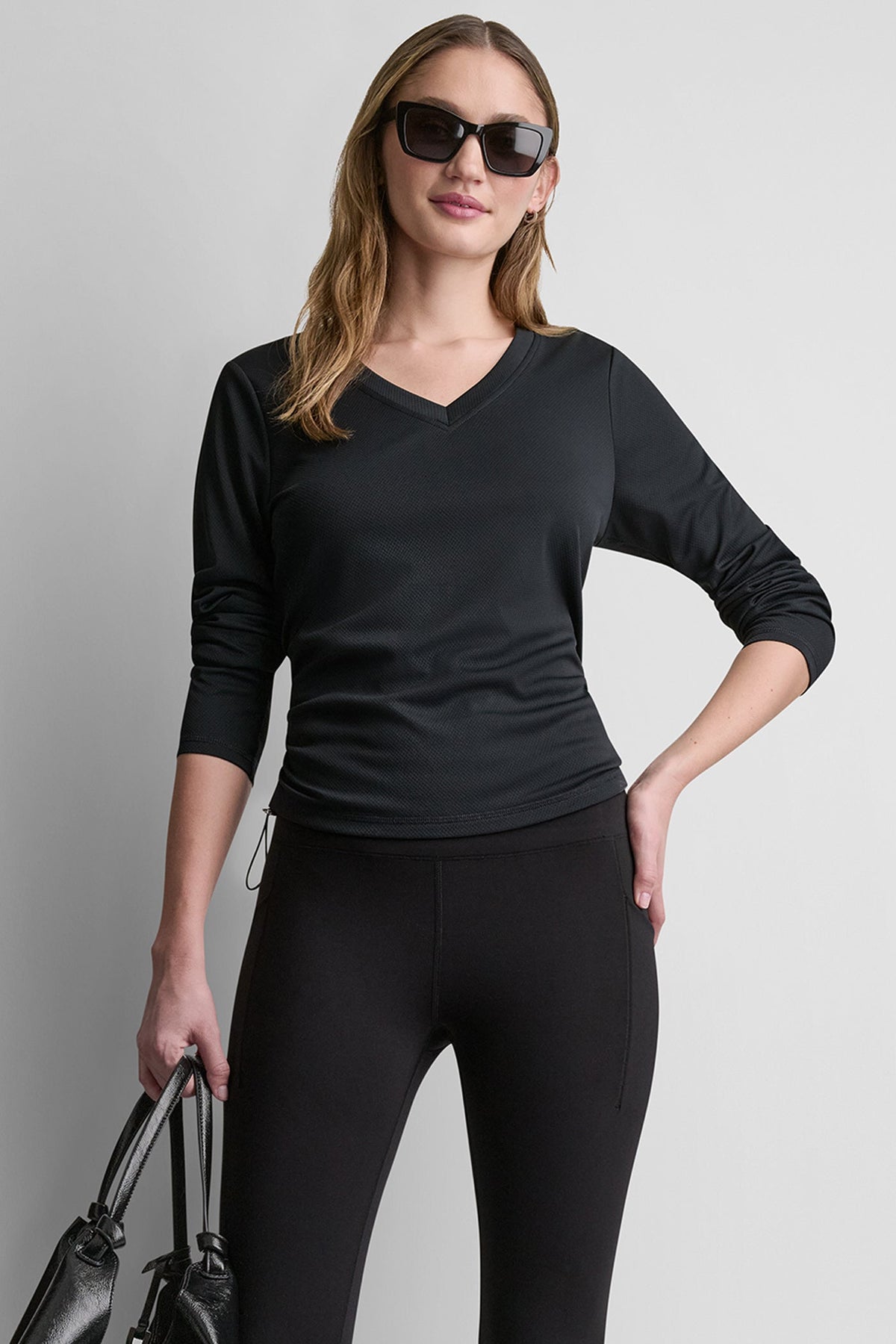 DKNY LONG SLEEVE V-NECK TECH TEE