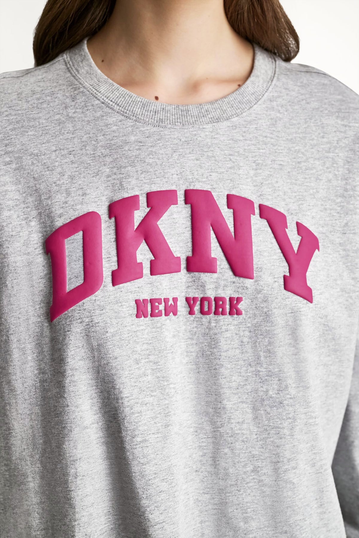 DKNY PUFF VARSITY LOGO LONG SLEEVE TEE