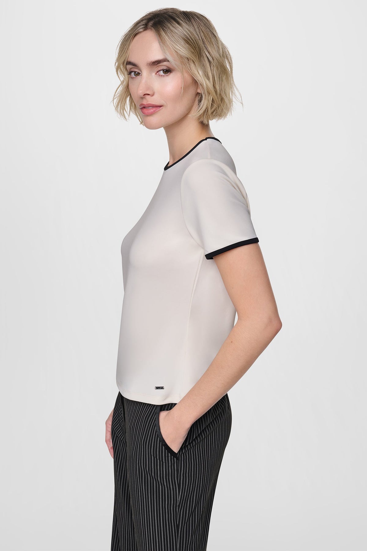 DKNY CONTRAST TRIM TEE