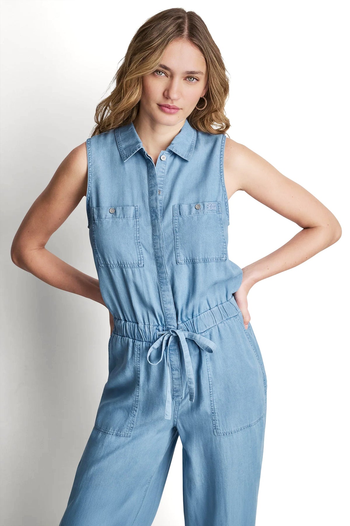 DKNY SLEEVELESS JUMPSUIT WITH COLLAR NECKLINE
