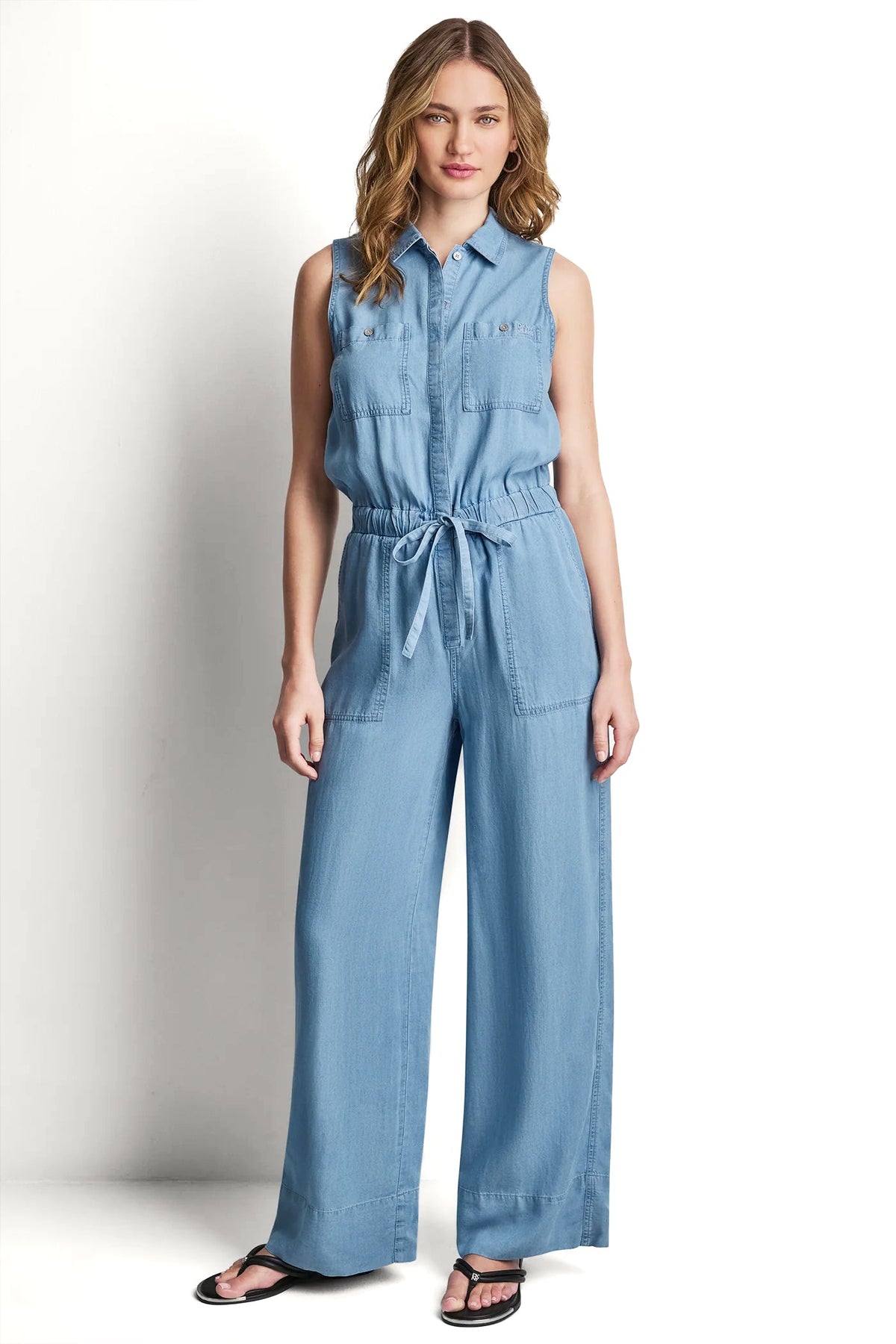 DKNY SLEEVELESS JUMPSUIT WITH COLLAR NECKLINE