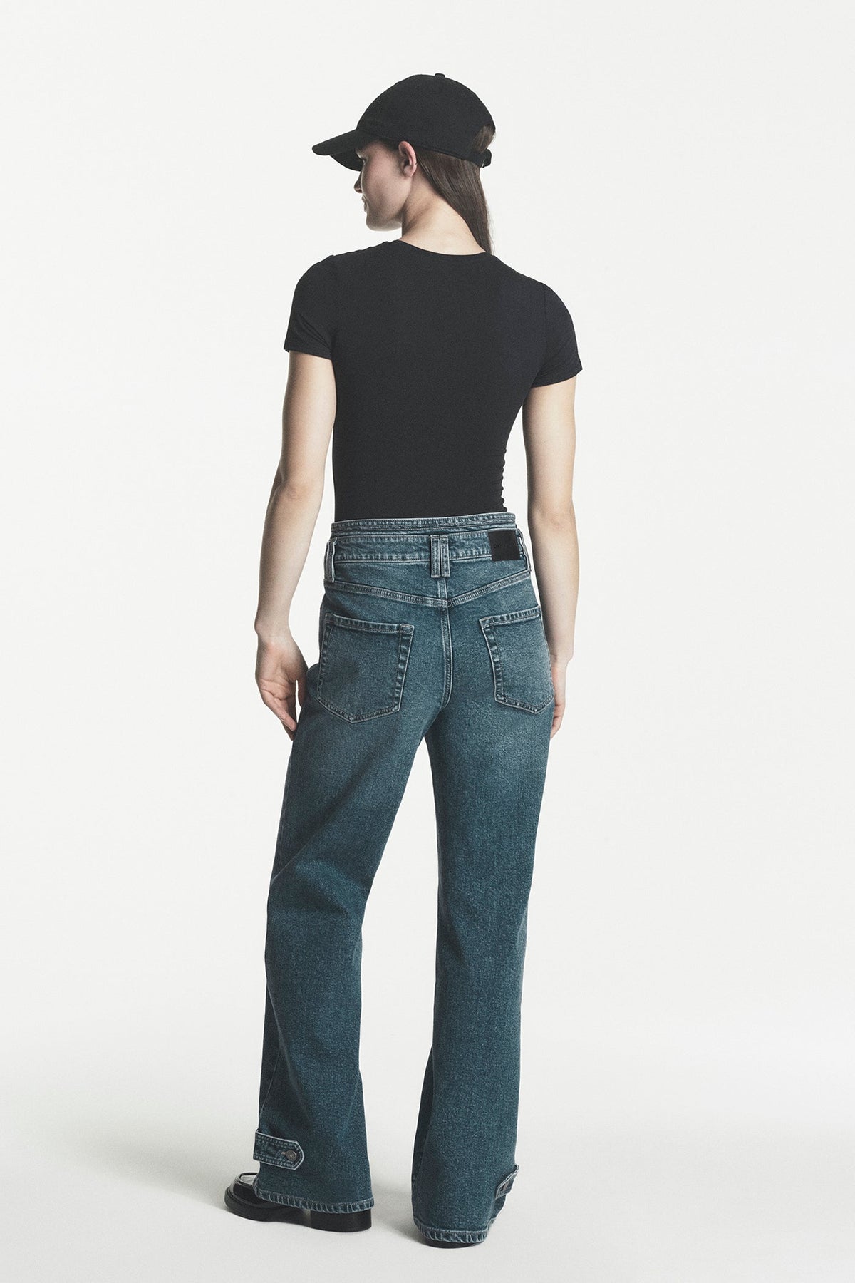 DKNY HIGH-RISE WIDE LEG JEAN