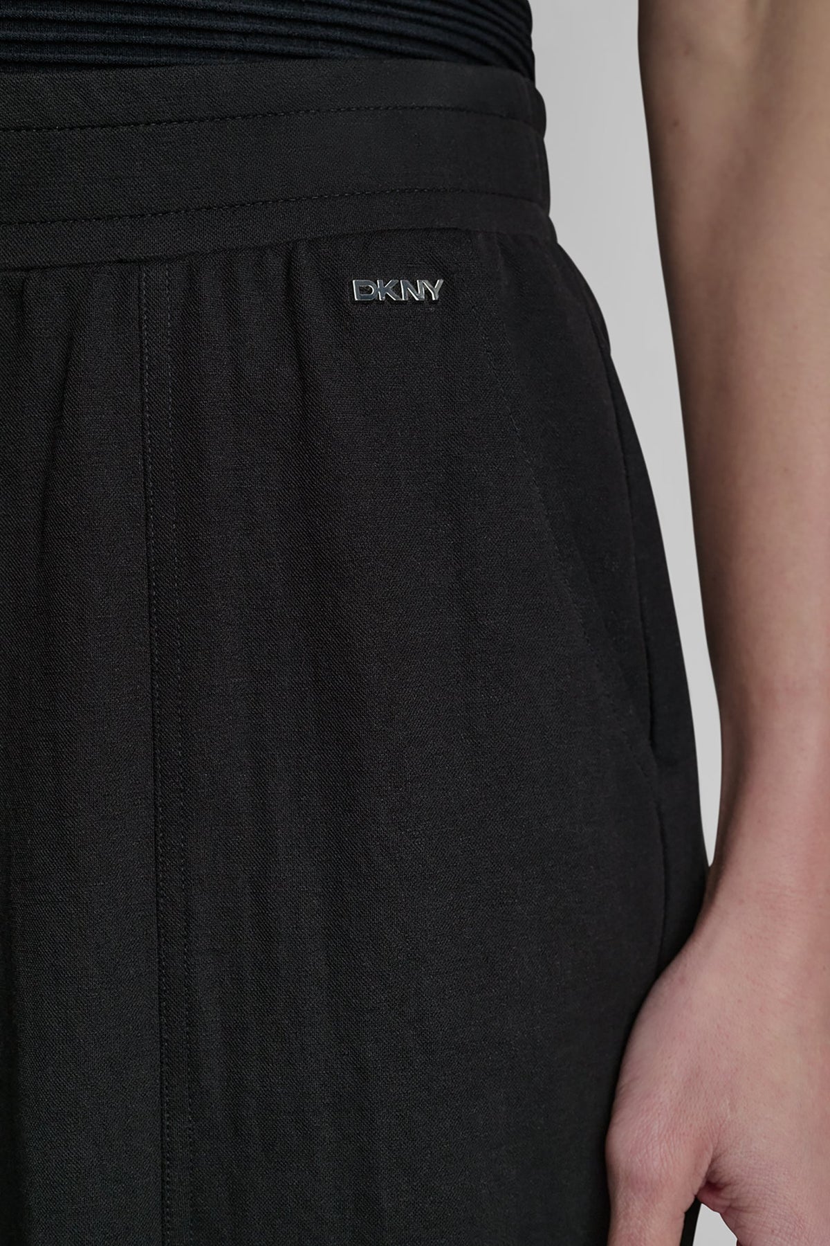DKNY MID-RISE PULL-ON PANT