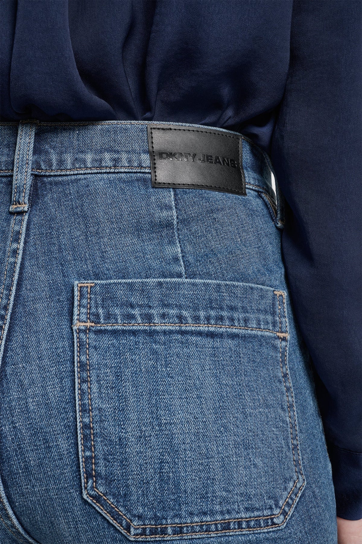 DKNY HIGH-RISE FLARE JEAN