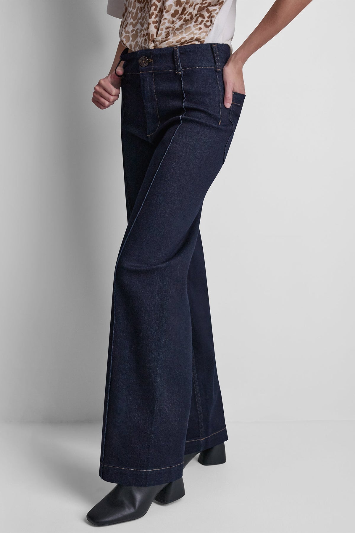 DKNY HIGH-RISE PINTUCKED WIDE-LEG JEAN