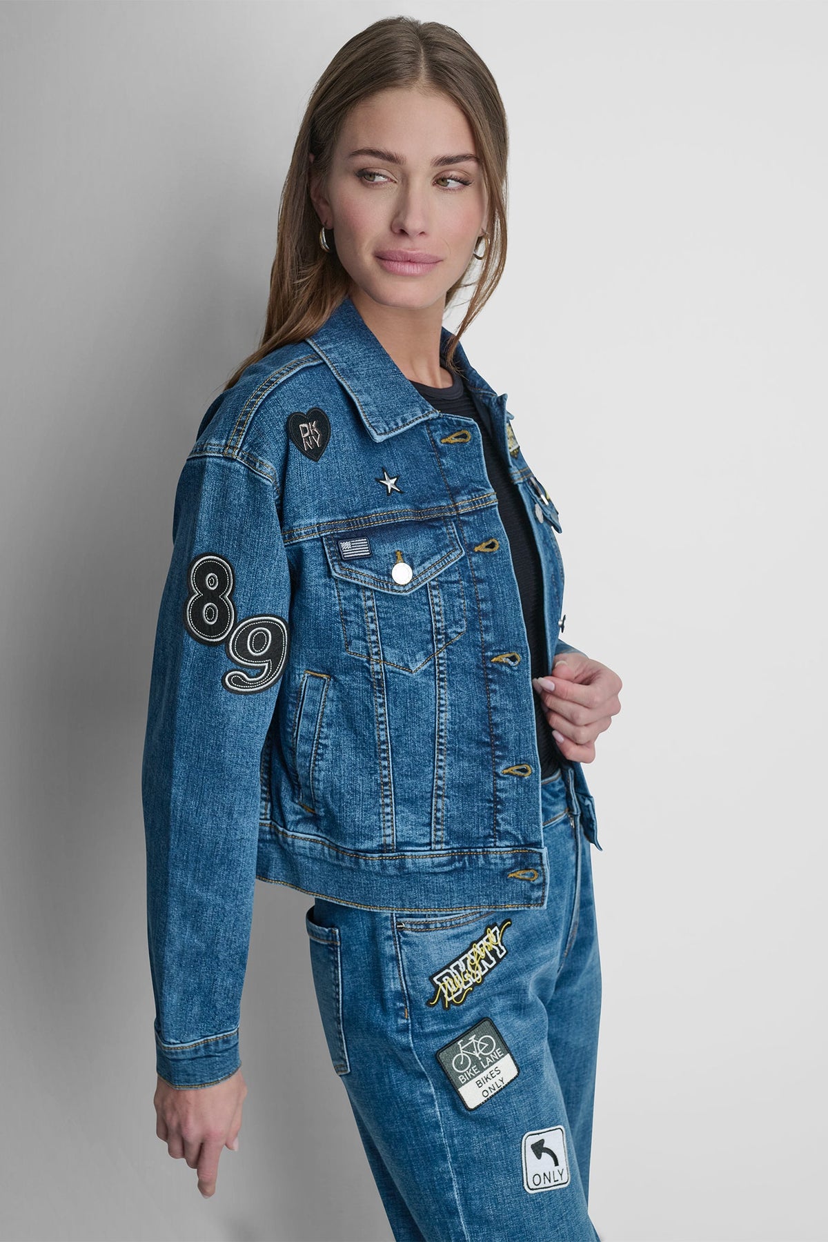 DKNY DENIM PINS AND PATCHES TRUCKER JACKET