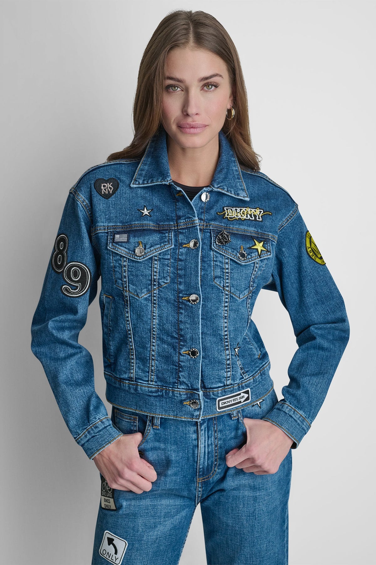DKNY DENIM PINS AND PATCHES TRUCKER JACKET