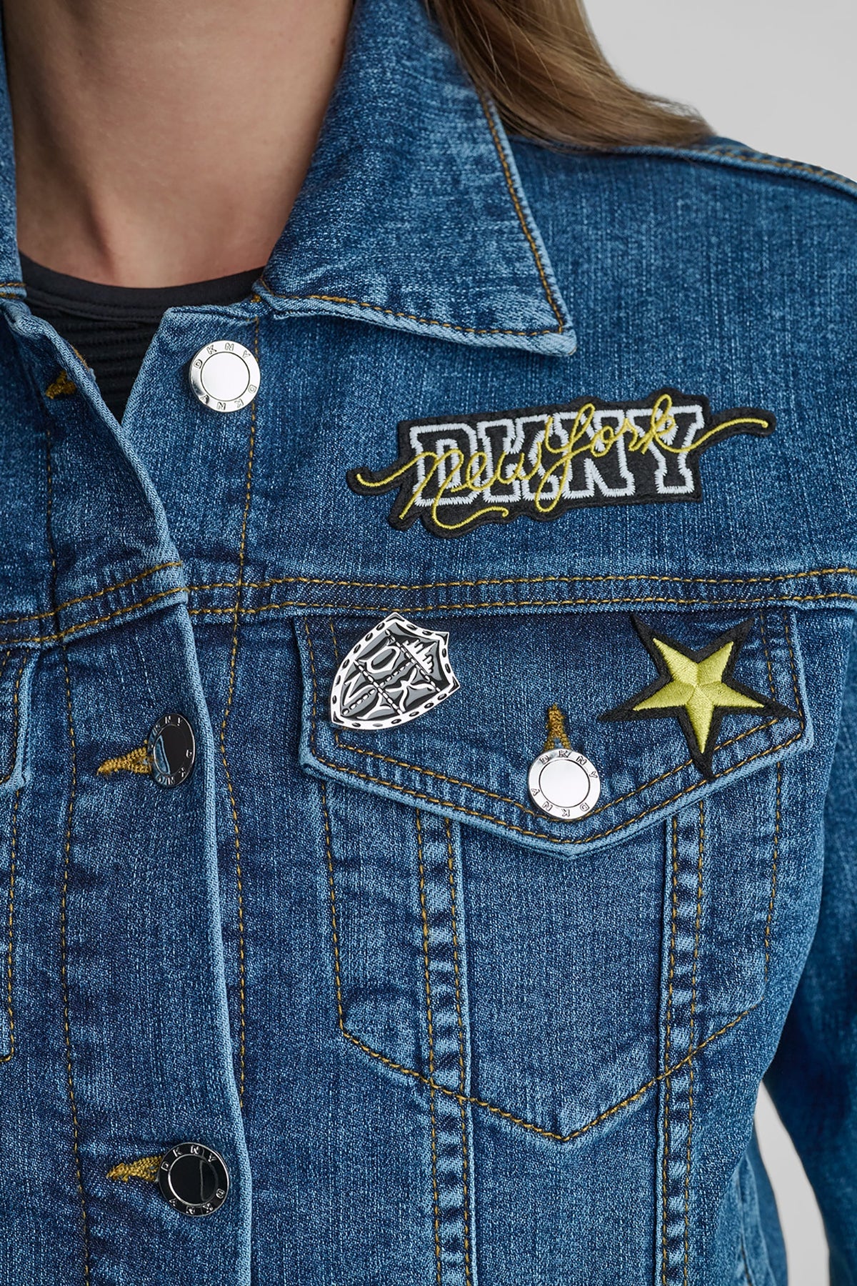 DKNY DENIM PINS AND PATCHES TRUCKER JACKET