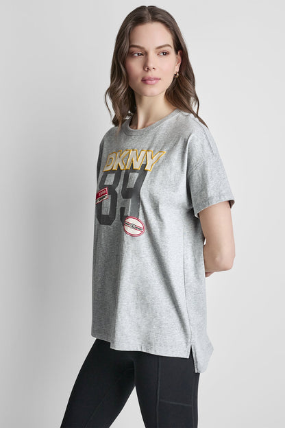 DKNY CAMPUS PATCH DROP SHOULDER TEE
