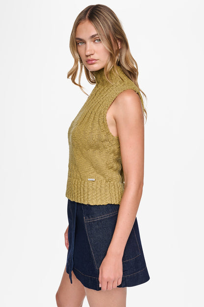 DKNY RIBBED MOCK-NECK SWEATER VEST