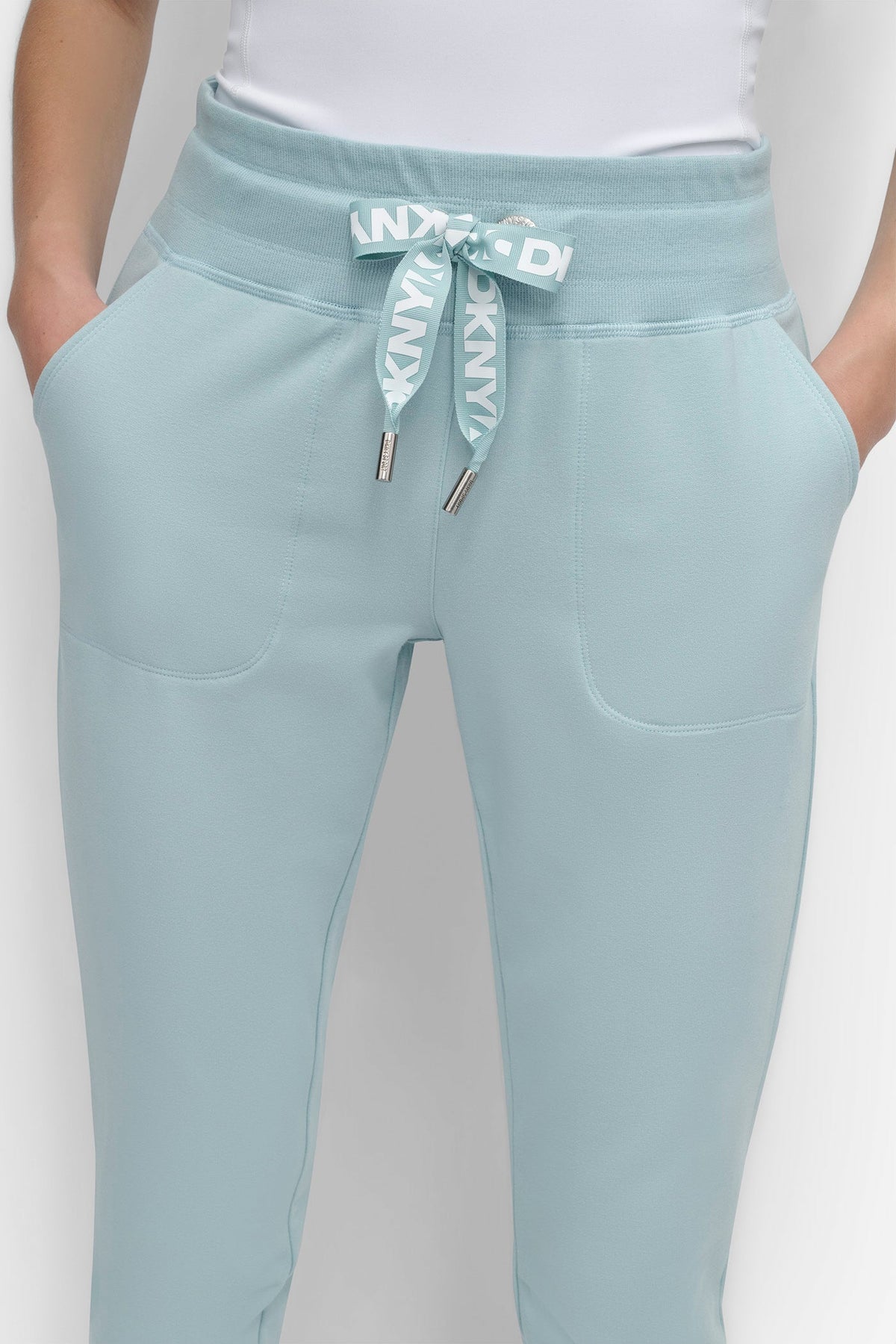 DKNY TWO-TONE HIGH-RISE LOGO DRAWSTRING SKINNY JOGGER
