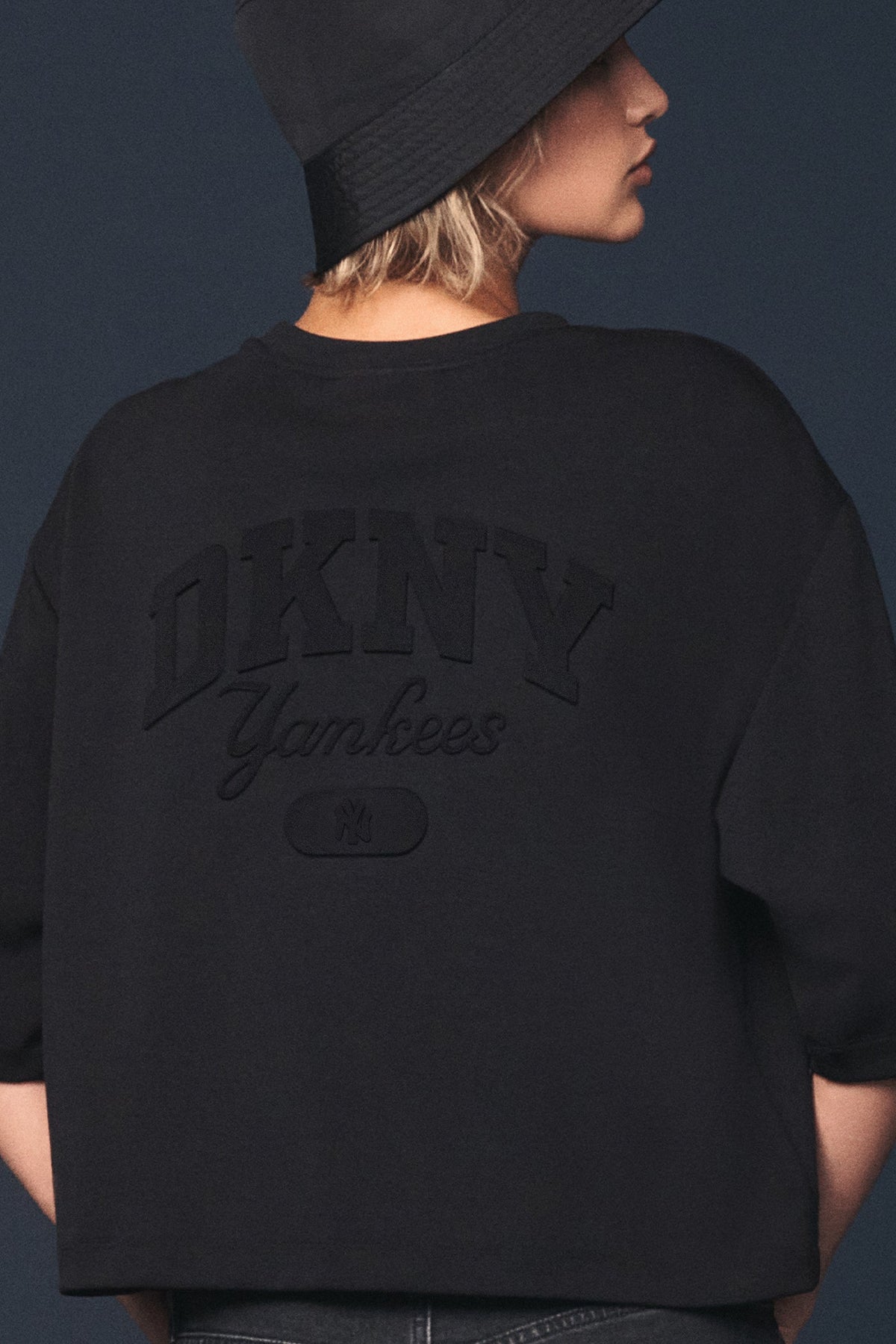 DKNY DKNY X YANKEES CROPPED TEE