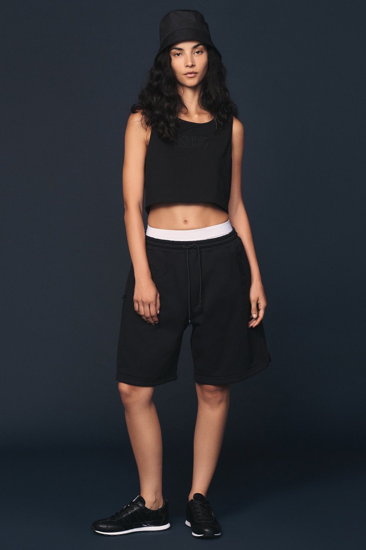 DKNY DKNY X YANKEES EMBROIDERED SHORT