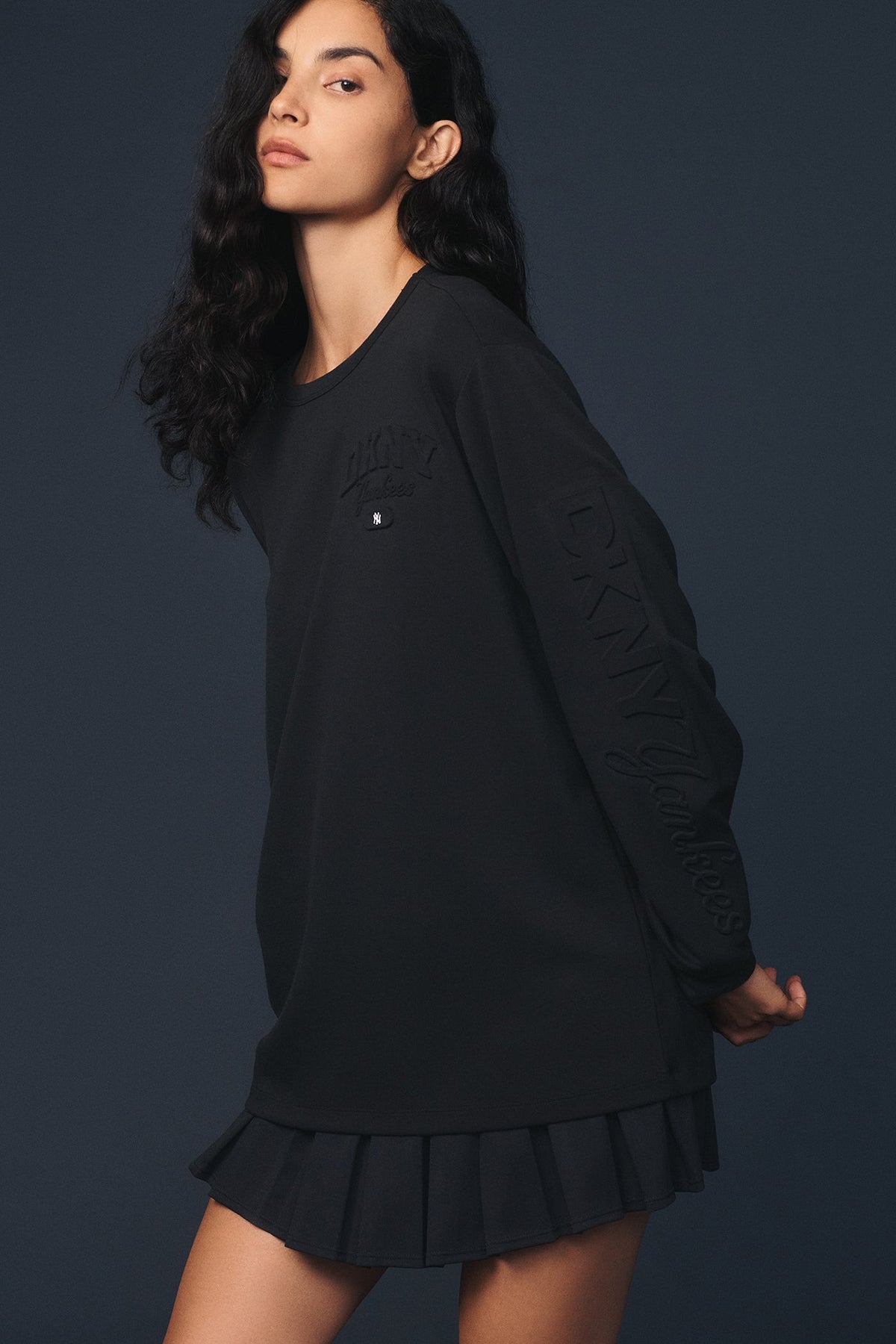 DKNY DKNY X YANKEES EMBOSSED TEE