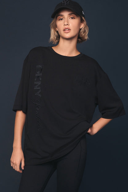 DKNY DKNY X YANKEES SHORT-SLEEVE EMBOSSED TEE