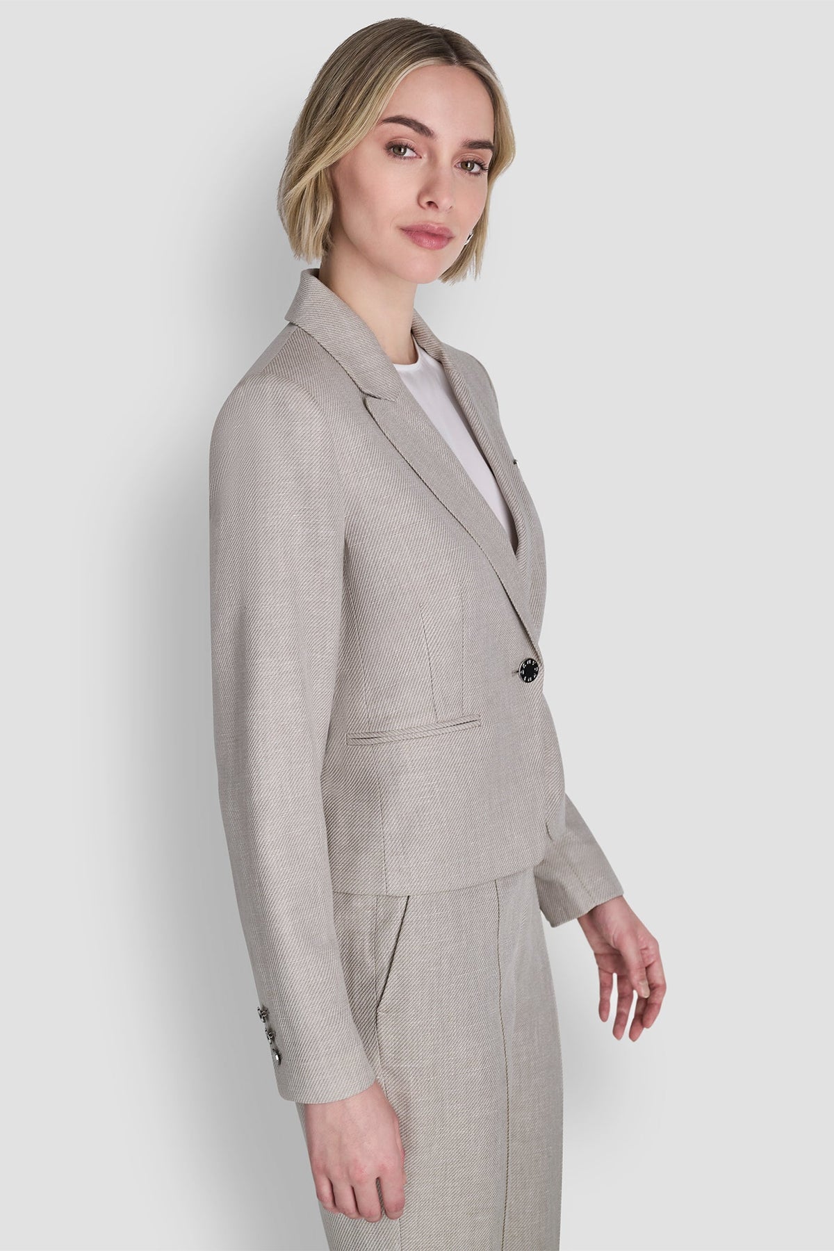 DKNY CROPPED SINGLE BUTTON BLAZER