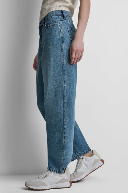 DKNY MID-RISE BABY BARREL LEG