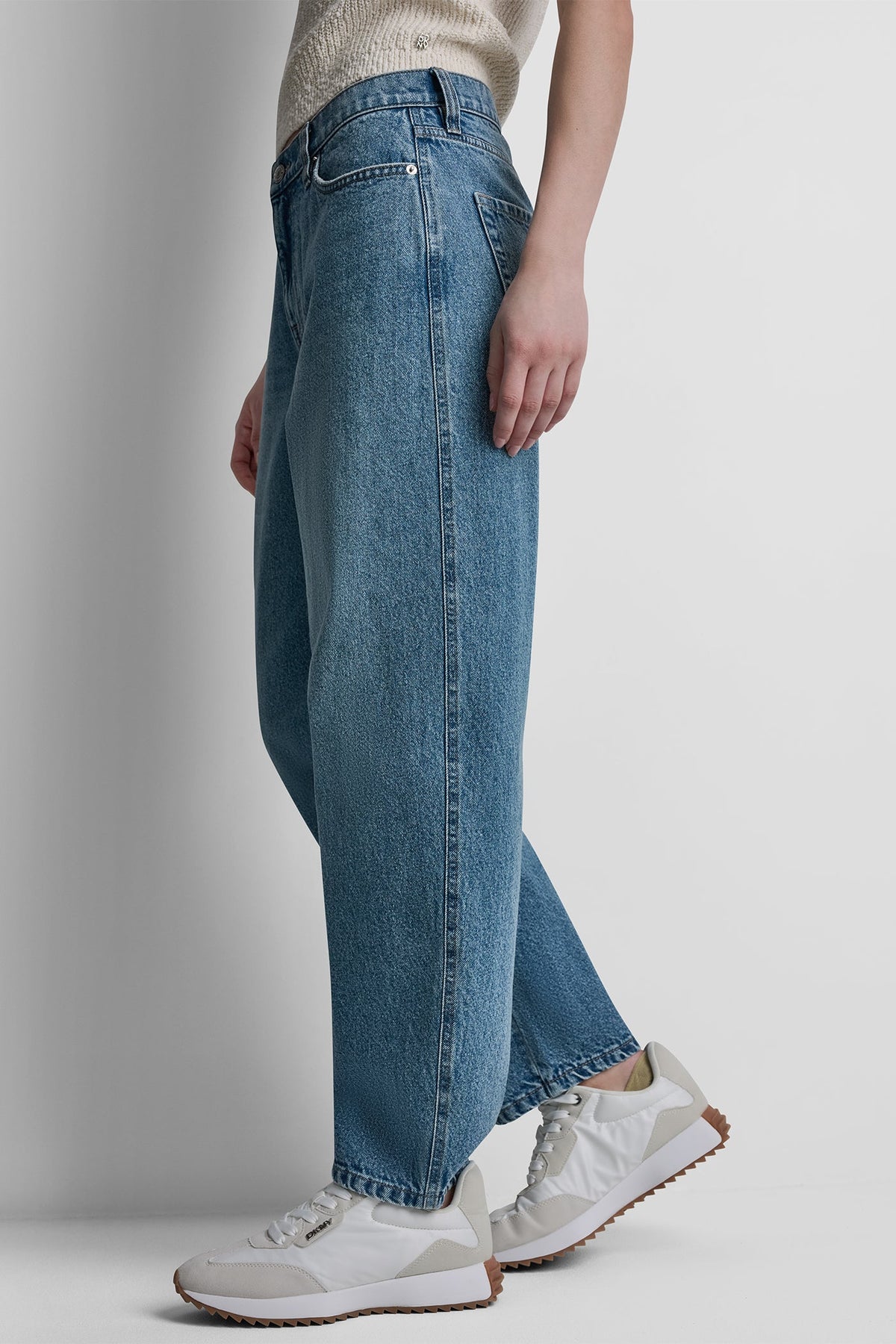 DKNY MID-RISE BABY BARREL LEG