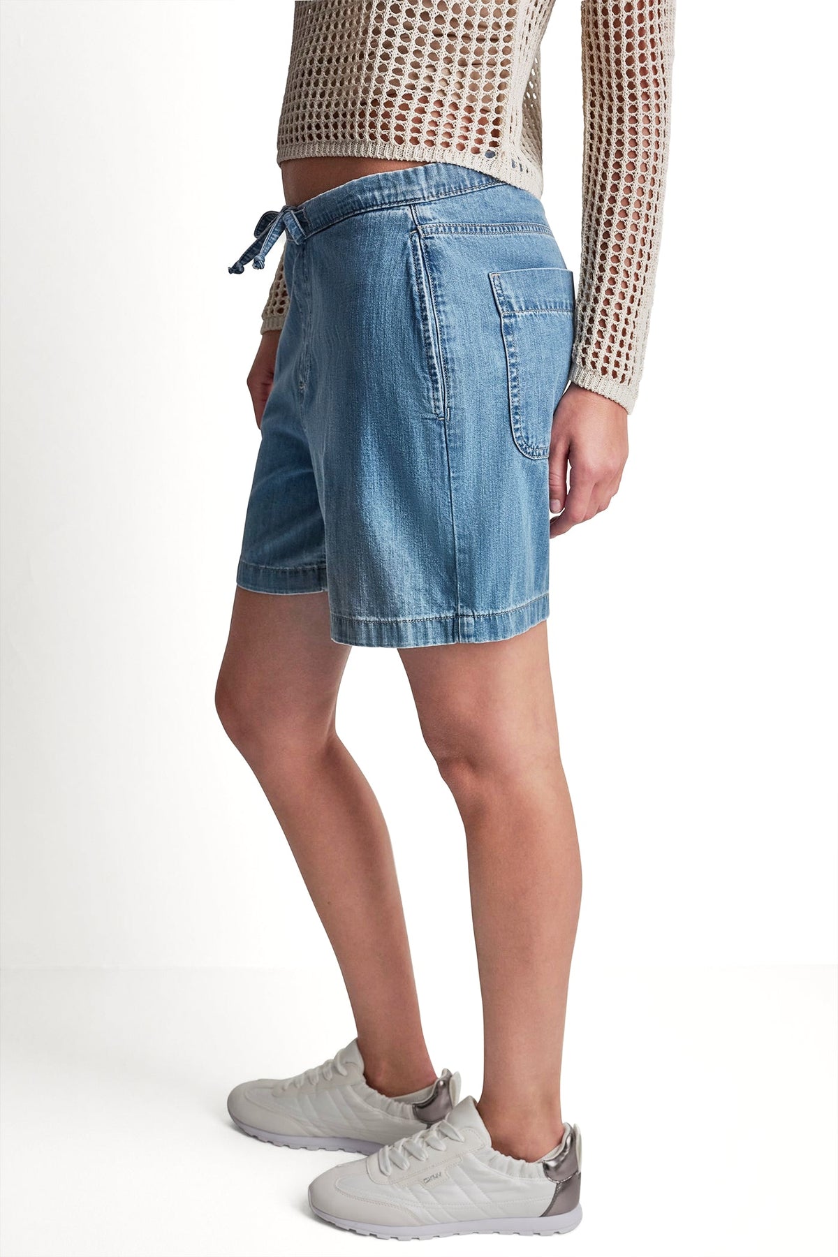 DKNY MID-RISE RELAXED DENIM SHORT WITH DRAWCORD
