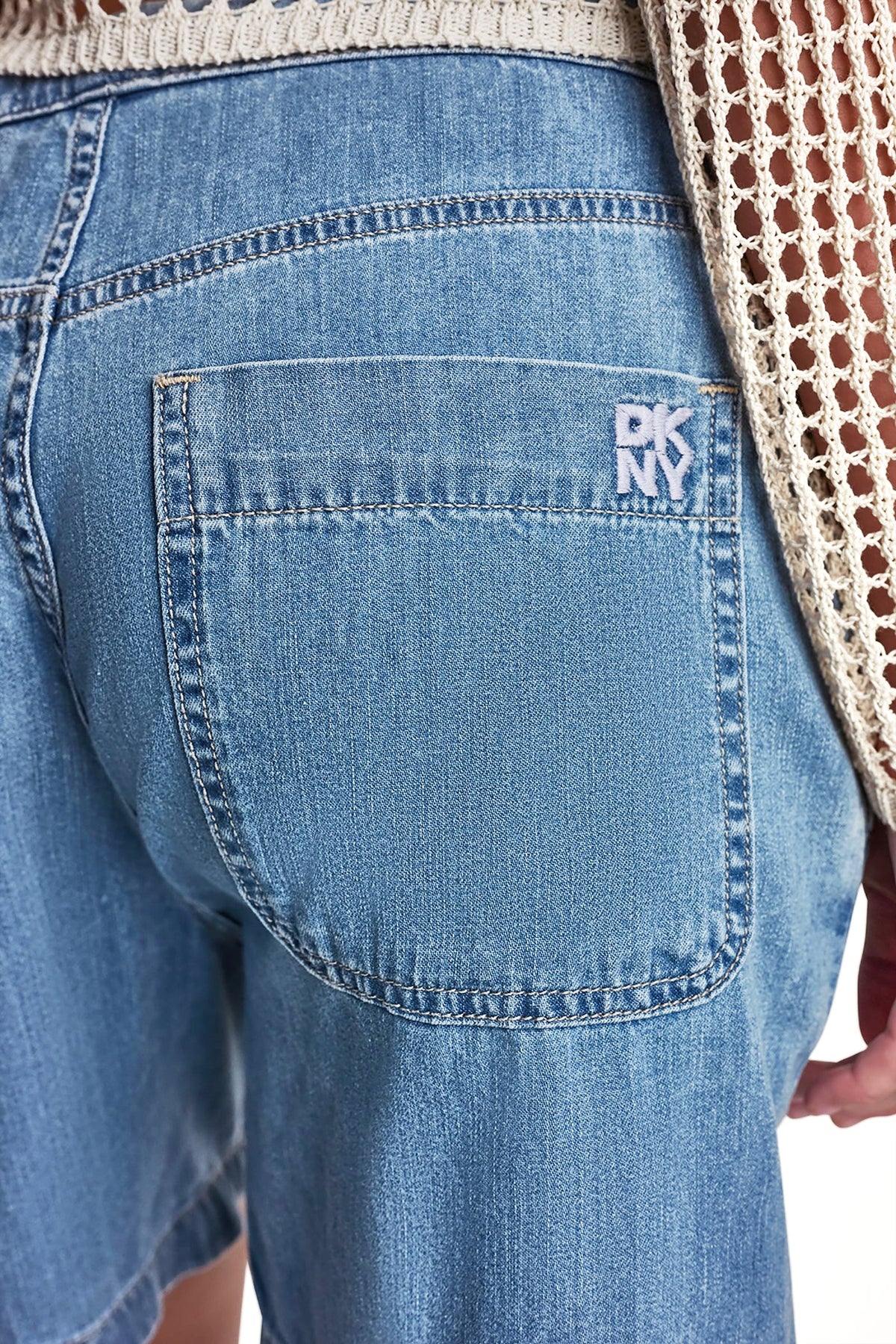 DKNY MID-RISE RELAXED DENIM SHORT WITH DRAWCORD