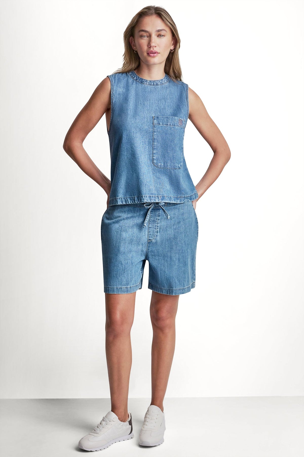 DKNY SLEEVELESS DENIM TOP