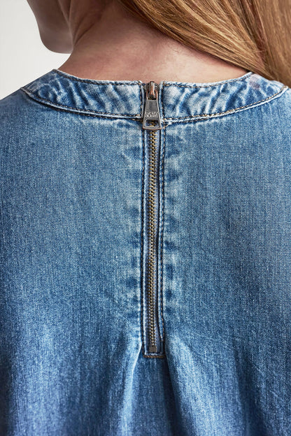 DKNY SLEEVELESS DENIM TOP