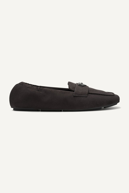 DKNY DELMAR DRIVER
