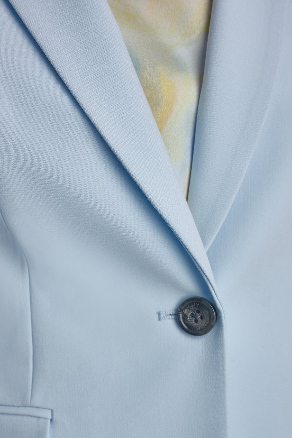 DKNY SINGLE BUTTON FRONT BLAZER