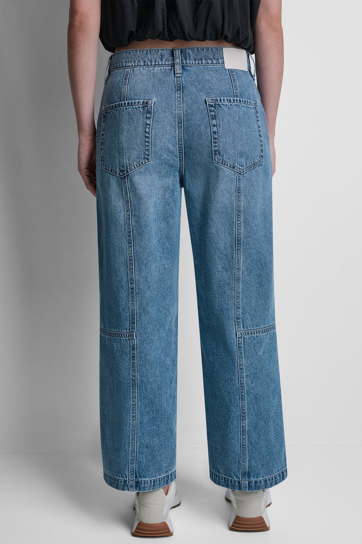 DKNY HIGH-RISE WIDE-LEG UTILITY ANKLE JEAN