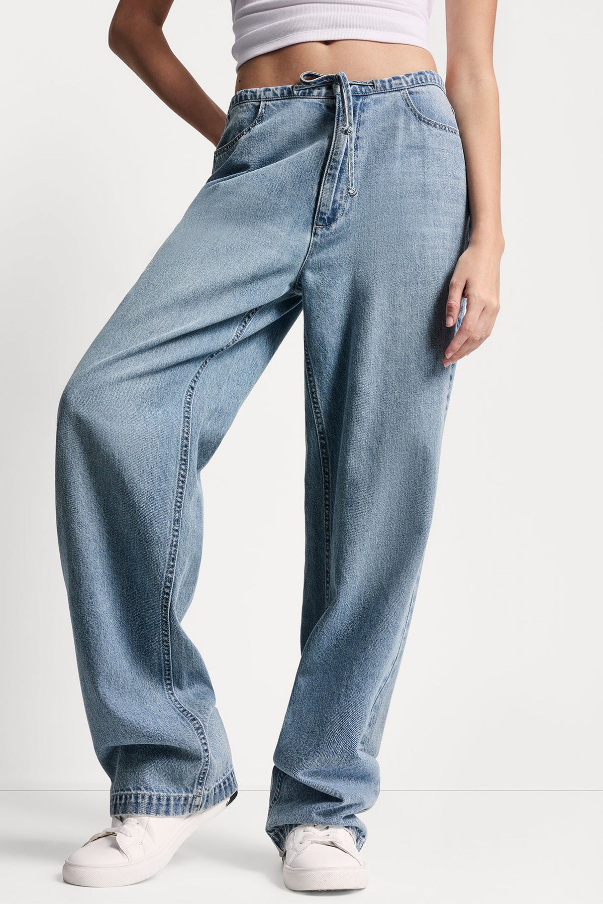 DKNY MID-RISE RELAXED STRAIGHT LEG WITH DRAWCORD