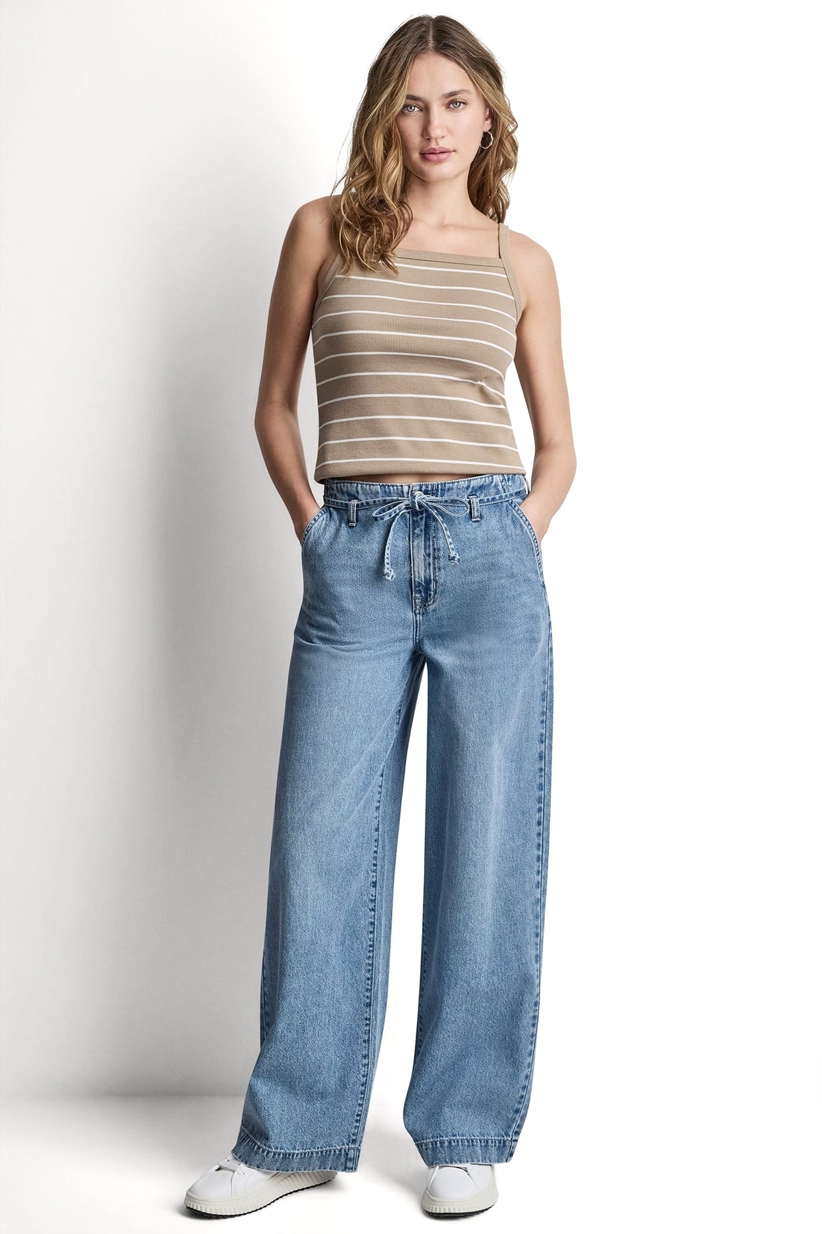DKNY HIGH-RISE WIDE LEG JEAN