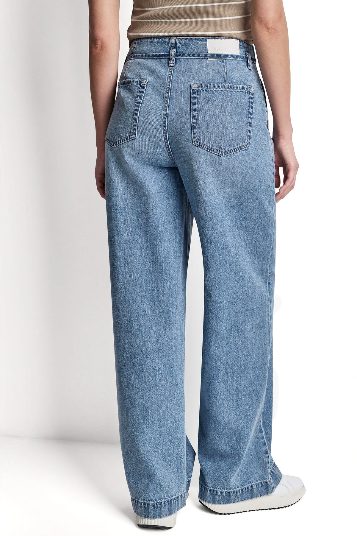 DKNY HIGH-RISE WIDE LEG JEAN
