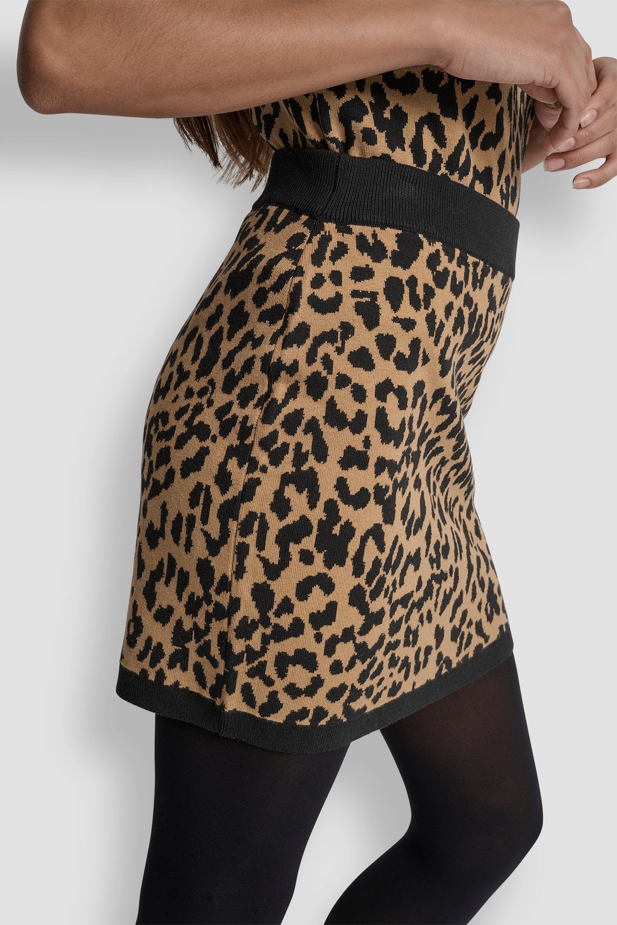 DKNY CHEETAH JACQUARD MINI SWEATER SKIRT