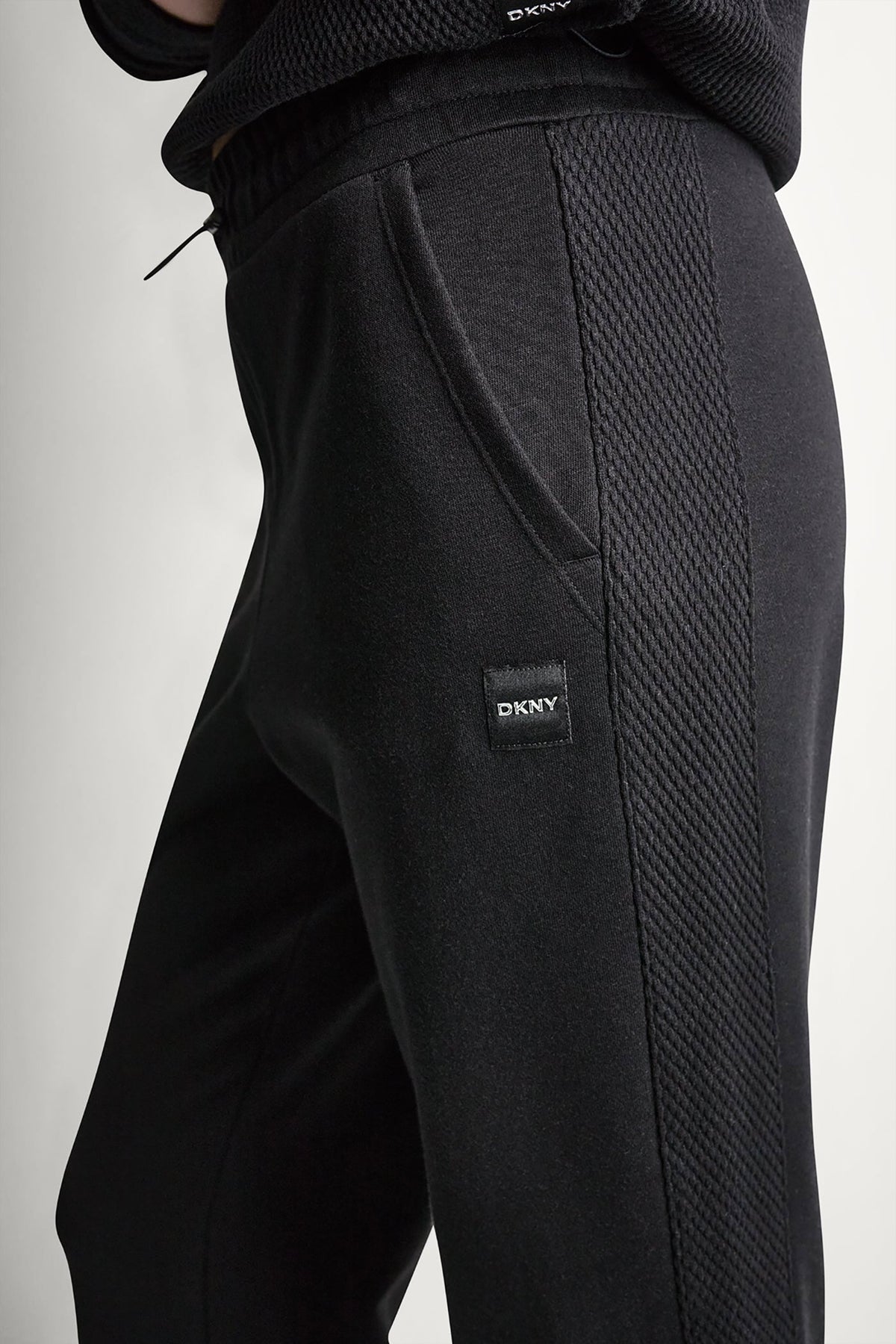 DKNY JACQUARD MIX HIGH-RISE ANKLE PANT