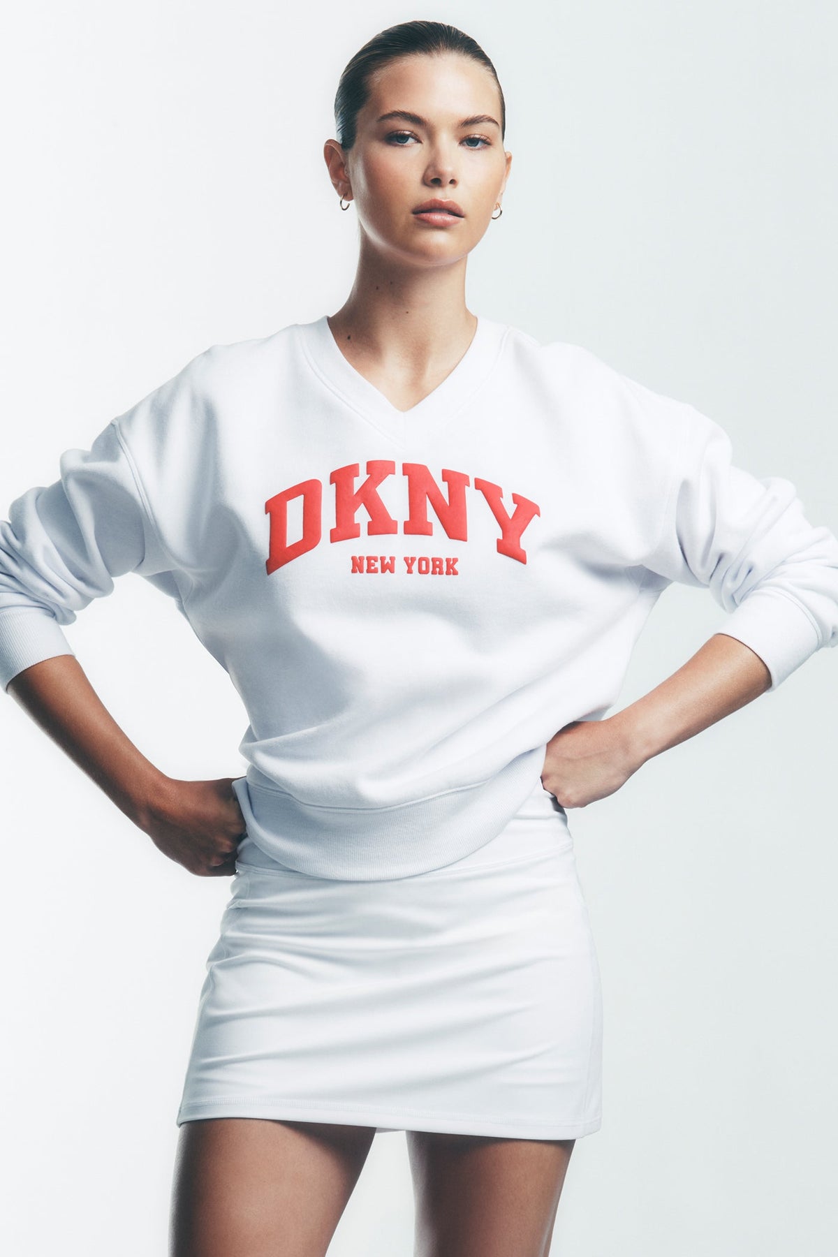 DKNY PUFF VARSITY LOGO V-NECK PULLOVER