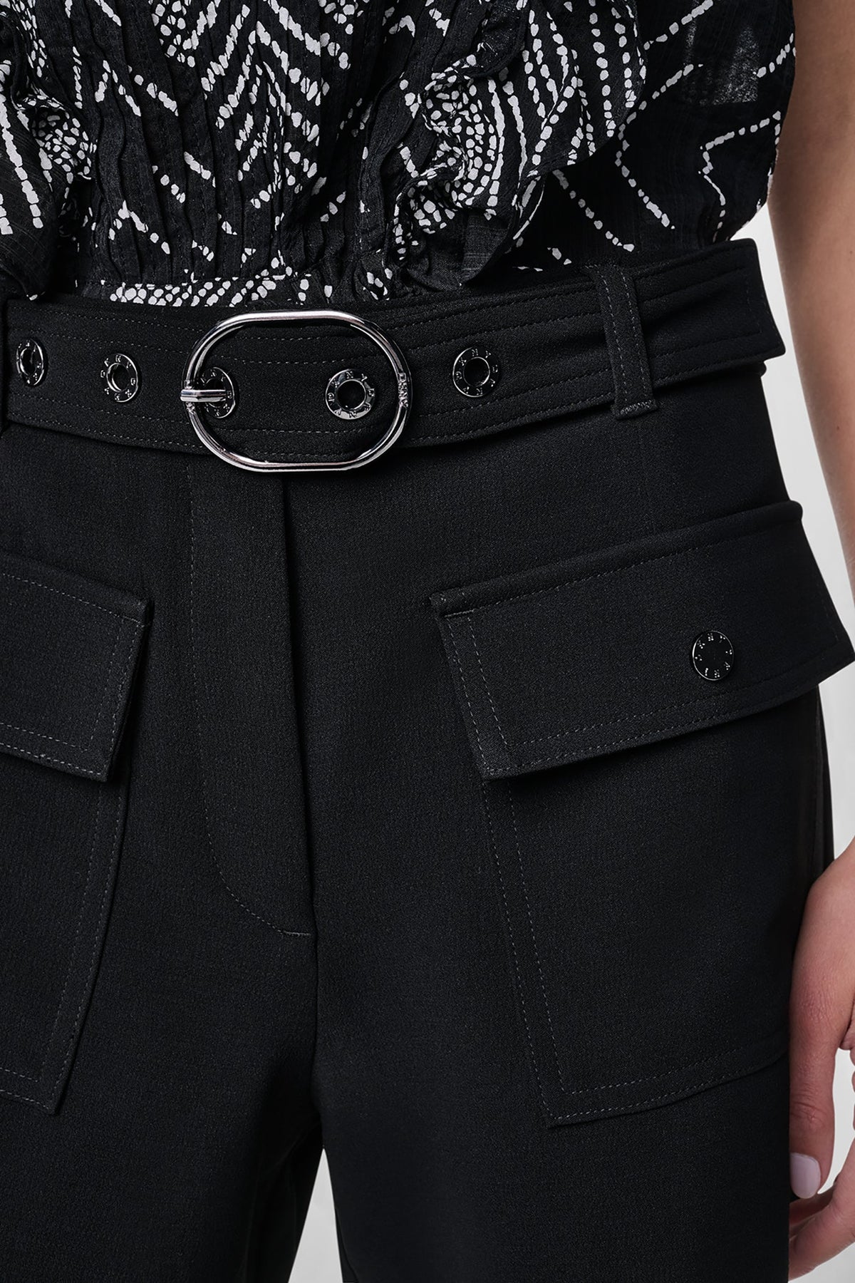 DKNY BELTED PATCH POCKET CREPE SHORTS