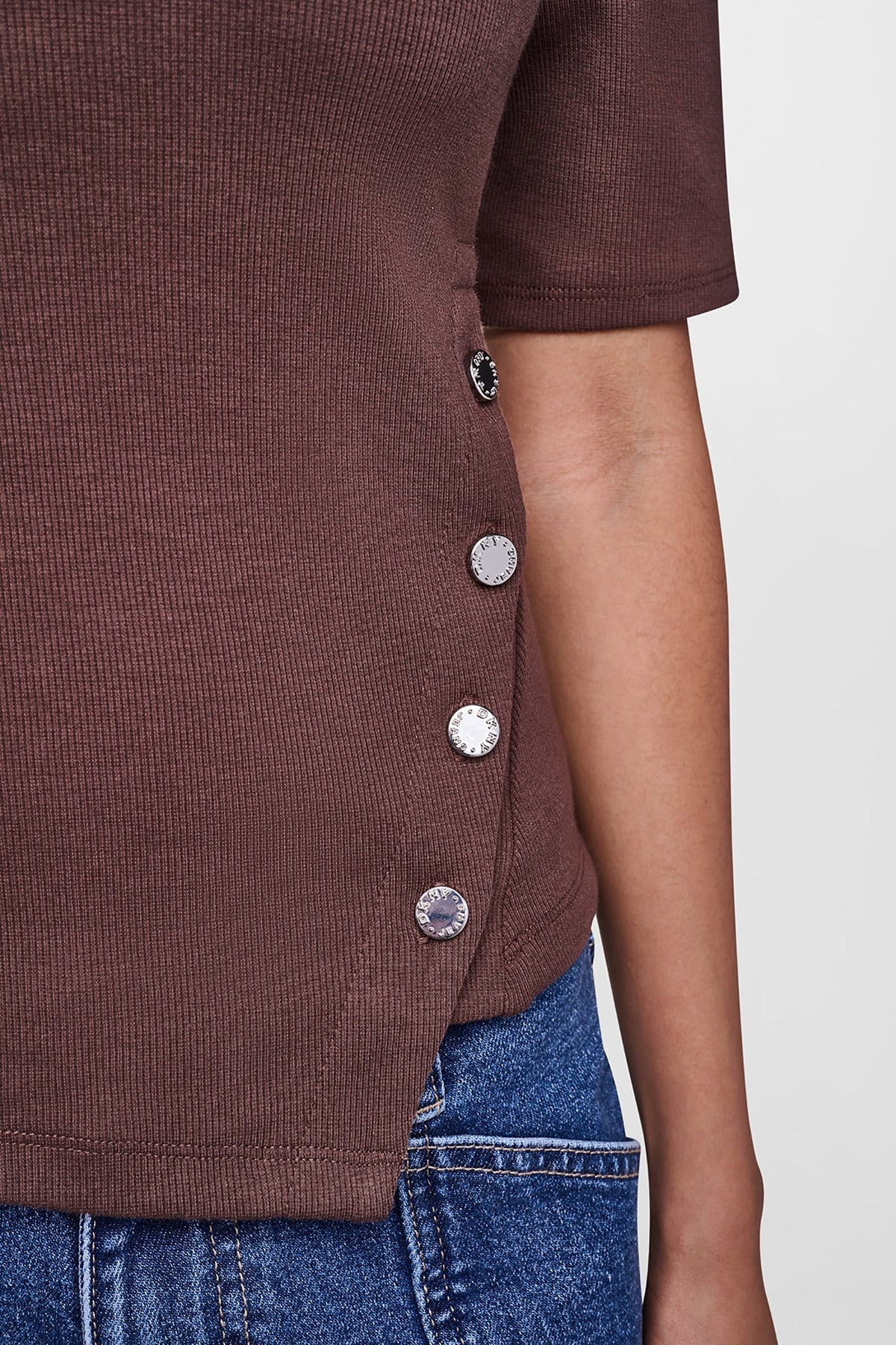DKNY SHORT SLEEVE ASYMMETRIC TOP