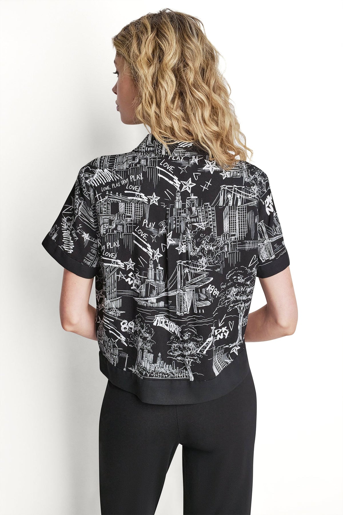DKNY PRINTED CAMP SHIRT