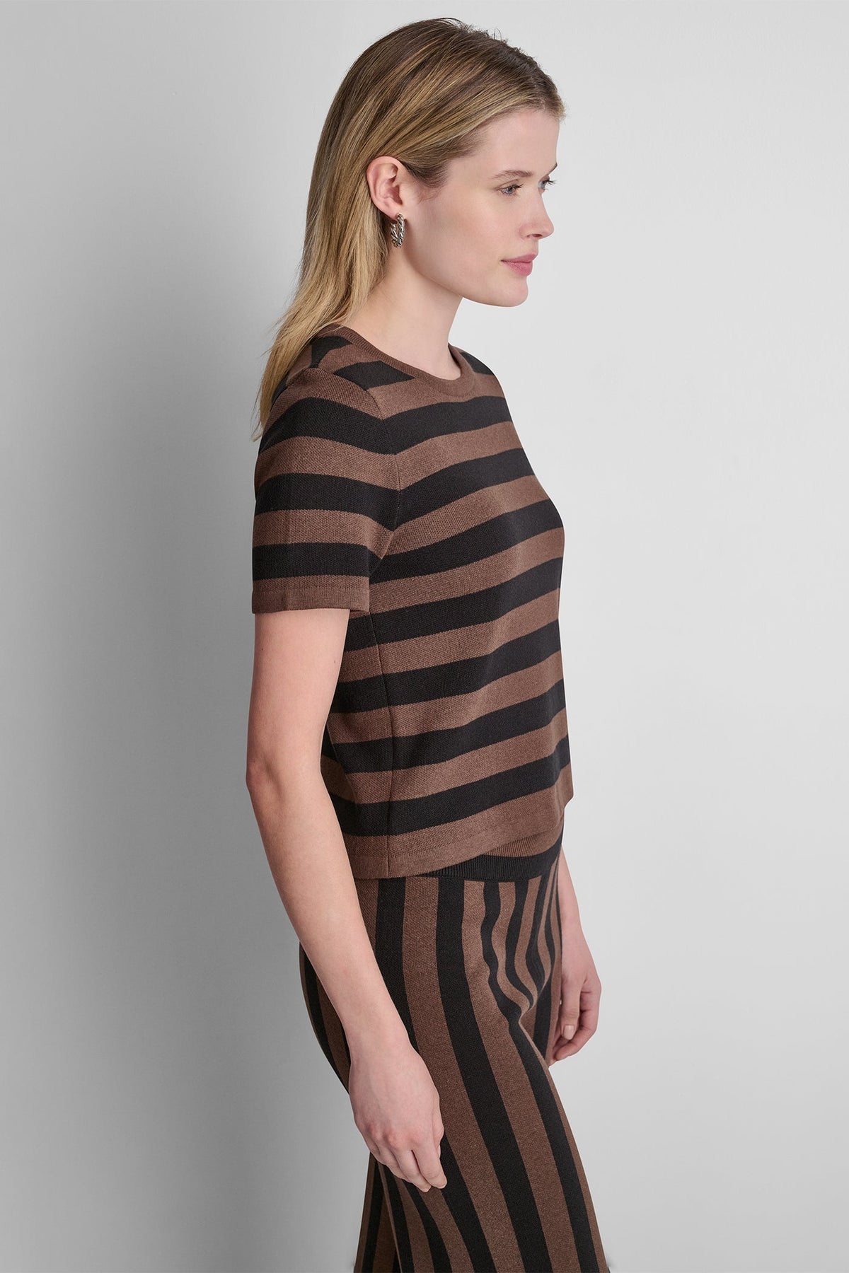 DKNY SHORT SLEEVE STRIPE SWEATER