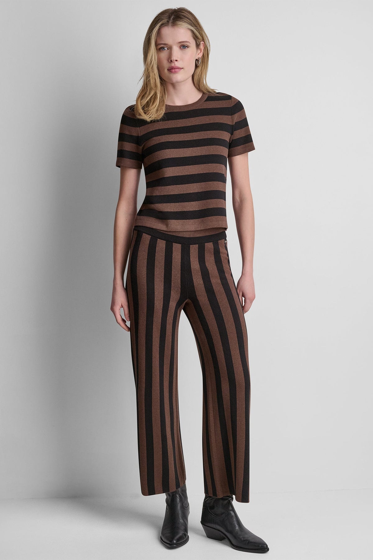 DKNY SHORT SLEEVE STRIPE SWEATER