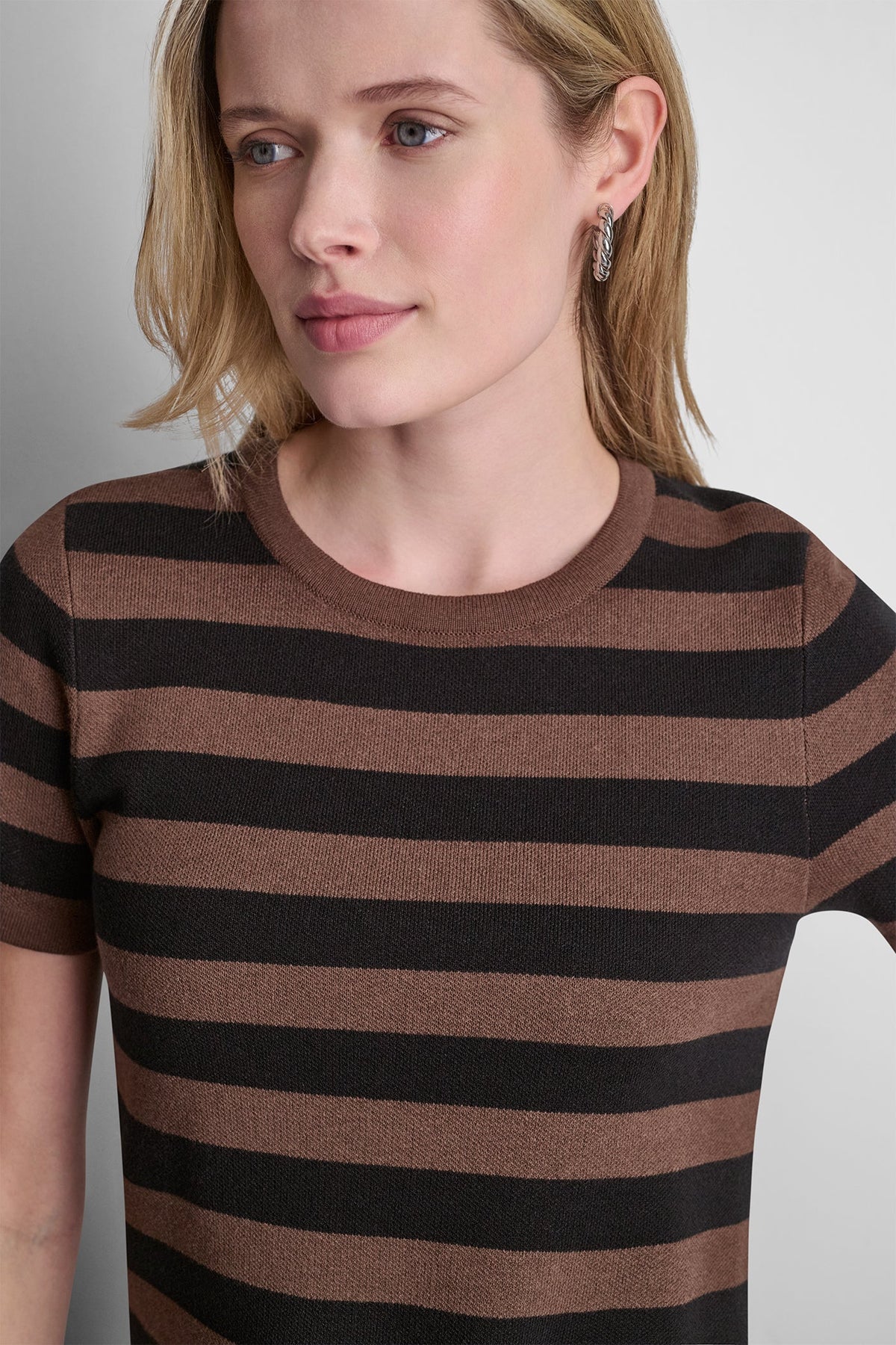 DKNY SHORT SLEEVE STRIPE SWEATER