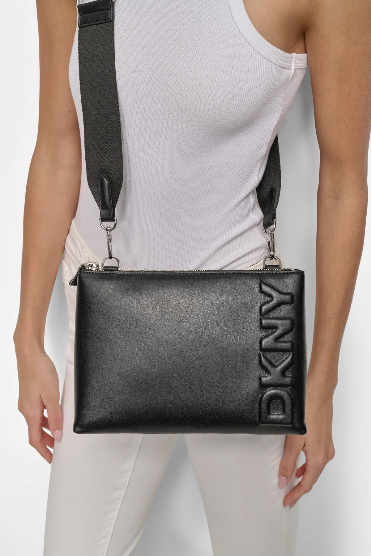 DKNY TINSLEY LOGO CROSSBODY