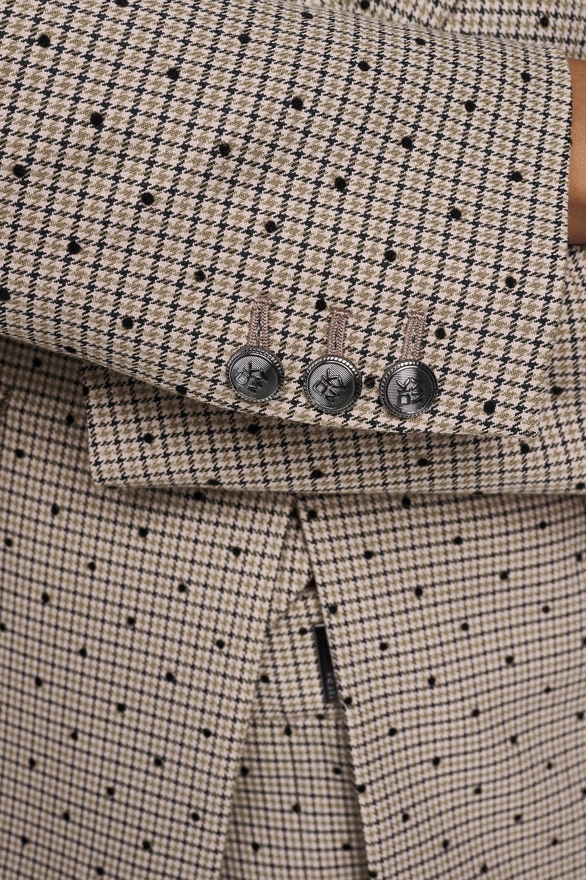DKNY ONE BUTTON COLLAR BLAZER