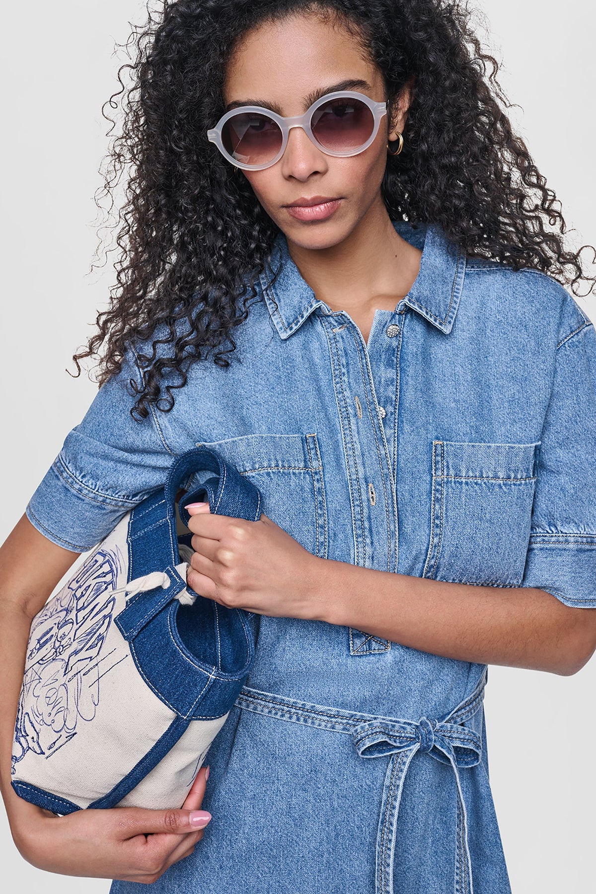 DKNY DENIM BUTTON-FRONT SHIRT DRESS