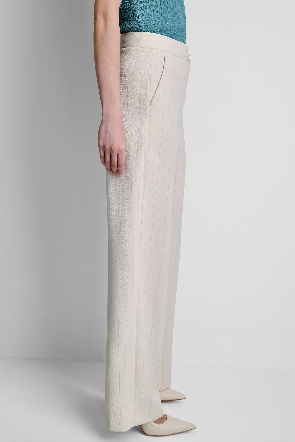 DKNY MID-RISE PINSTRIPE PANT